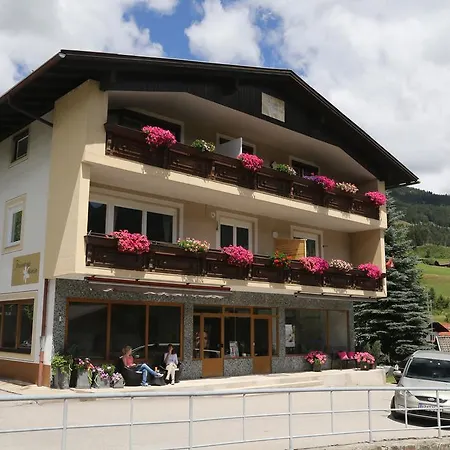 アパート Viktoria