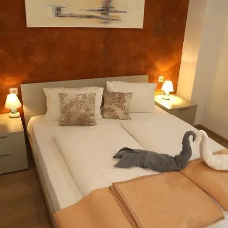 Viktoria Apartment *